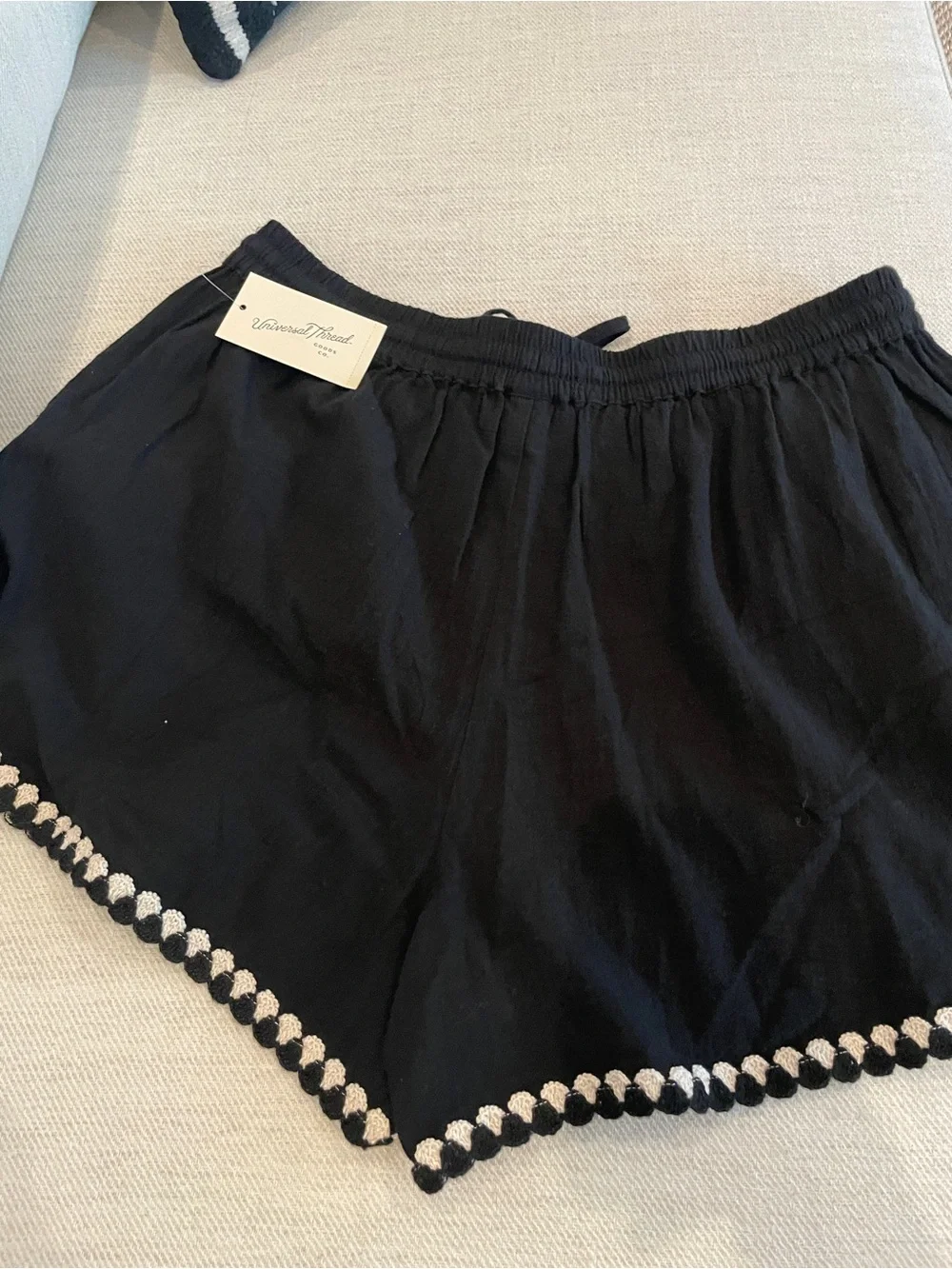 NWT Mid-Rise Pull-On Shorts - Universal Thread XL - Picture 2 of 6